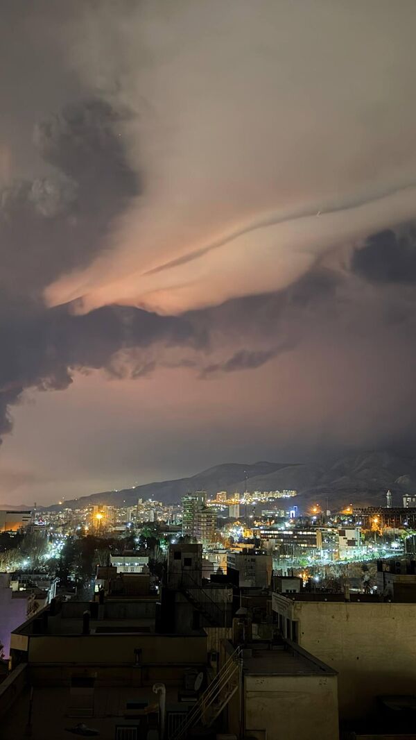 Nổ tại cơ sở kho dầu Shahran ở phía Tây Tehran - Sputnik Việt Nam