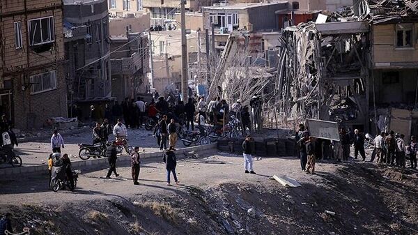 Hậu quả từ cuộc không kích của Mỹ và Israel vào Sanandaj. - Sputnik Việt Nam