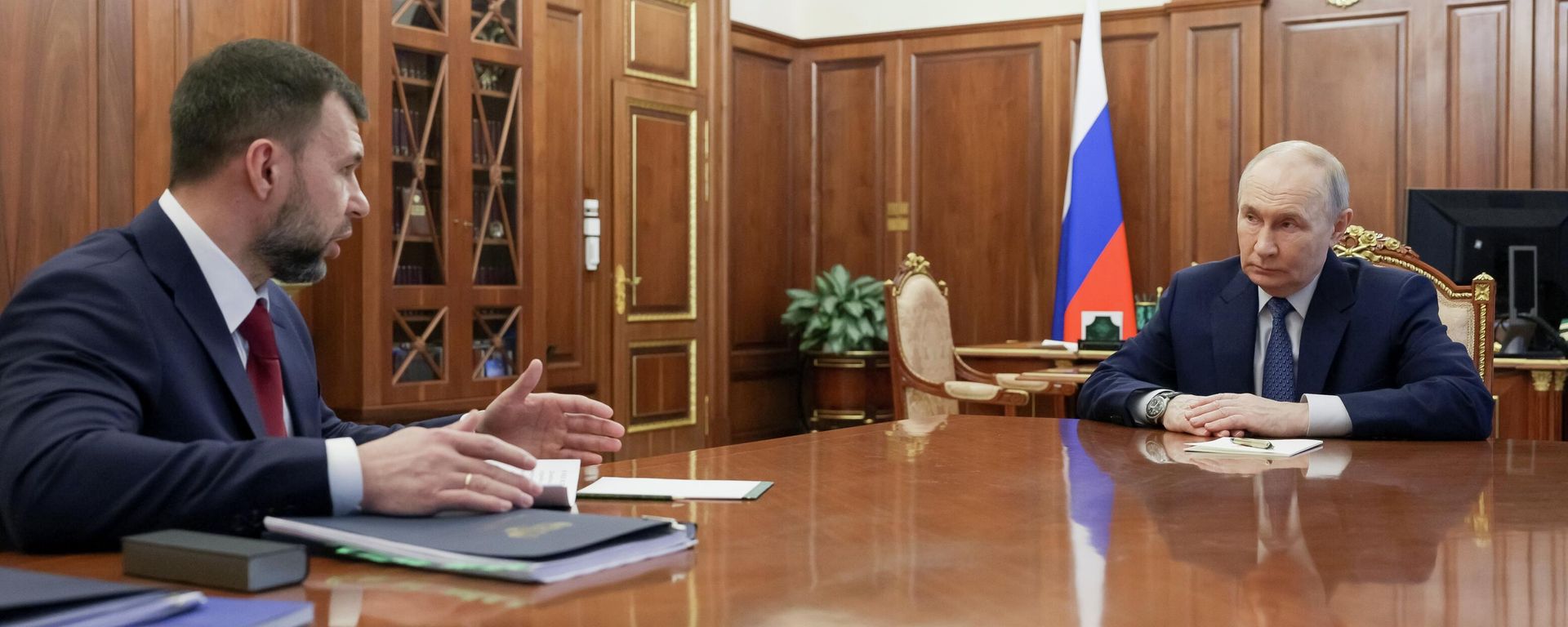 Tổng thống Vladimir Putin đã gặp gỡ người đứng đầu Cộng hòa Nhân dân Donetsk (DNR), Denis Pushilin - Sputnik Việt Nam, 1920, 06.07.2026