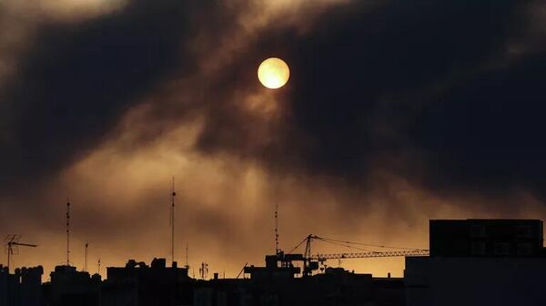 Khói bốc lên từ hiện trường vụ nổ ở Tehran - Sputnik Việt Nam