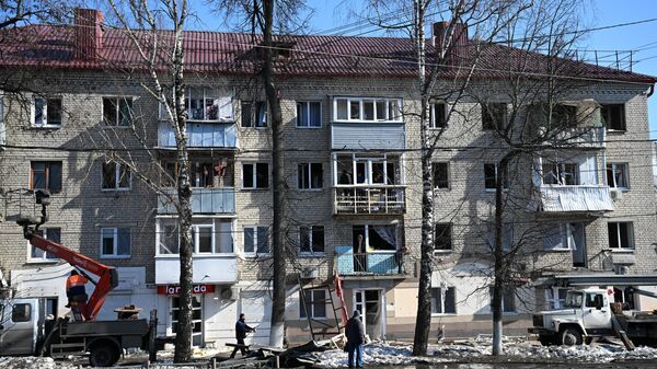 Hậu quả của cuộc tấn công tên lửa do Lực lượng vũ trang Ukraina thực hiện vào Bryansk, Nga - Sputnik Việt Nam