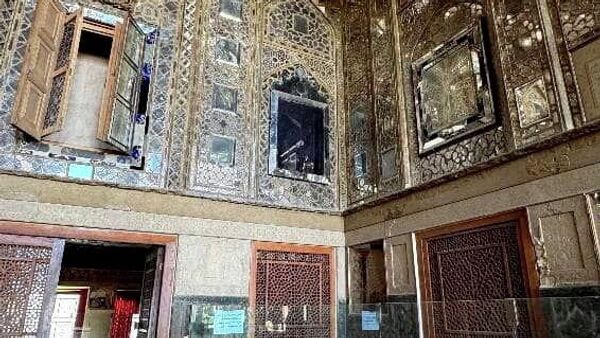 Mảnh vỡ của Cung điện Chehel Sotoun ở Isfahan, Iran - Sputnik Việt Nam