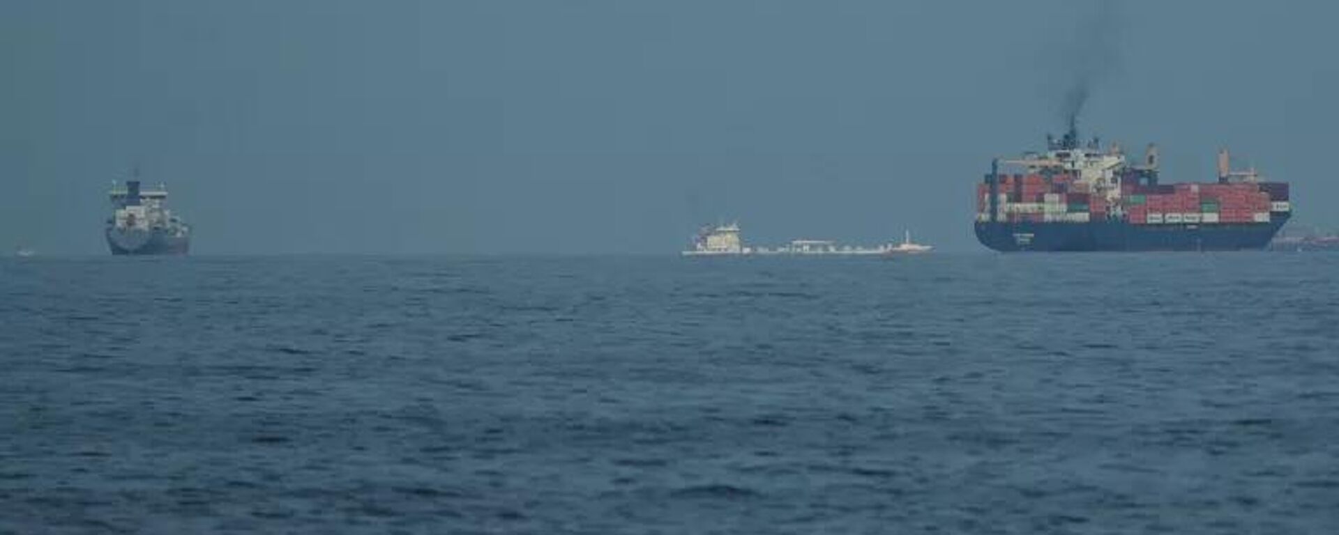 Các tàu chở dầu gần eo biển Hormuz - Sputnik Việt Nam, 1920, 14.03.2026