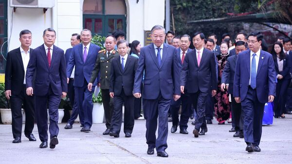 Tổng Bí thư Tô Lâm bỏ phiếu bầu cử tại phường Ba Đình, Hà Nội - Sputnik Việt Nam