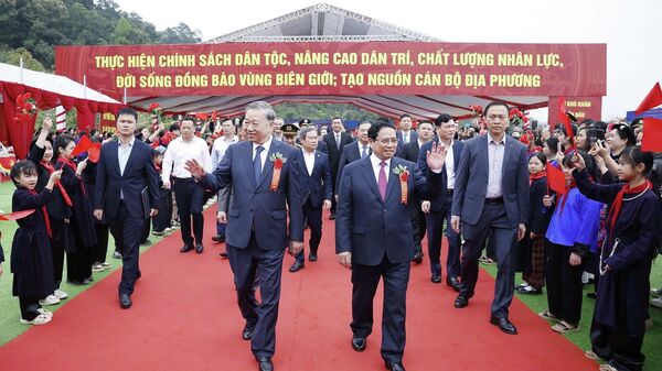 Tổng Bí thư và Thủ tướng dự Lễ khởi công, động thổ đồng loạt các trường nội trú liên cấp biên giới - Sputnik Việt Nam