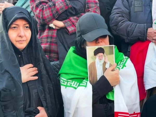 Một cuộc mít tinh tưởng niệm Lãnh tụ Tối cao quá cố của Iran, Giáo sĩ Ali Khamenei - Sputnik Việt Nam