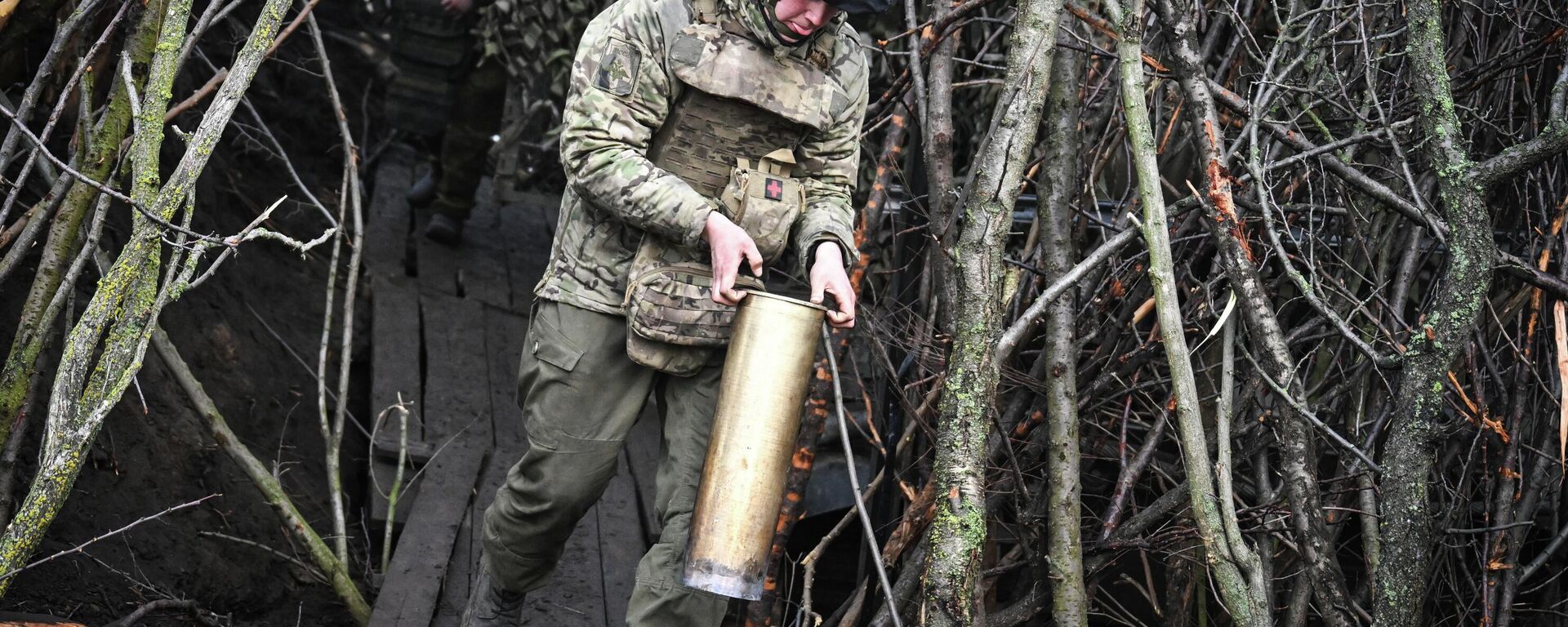 Công tác tác chiến của pháo tự hành MSTA-S thuộc cụm quân “Trung tâm” trên hướng Dnepropetrovsk - Sputnik Việt Nam, 1920, 21.03.2026