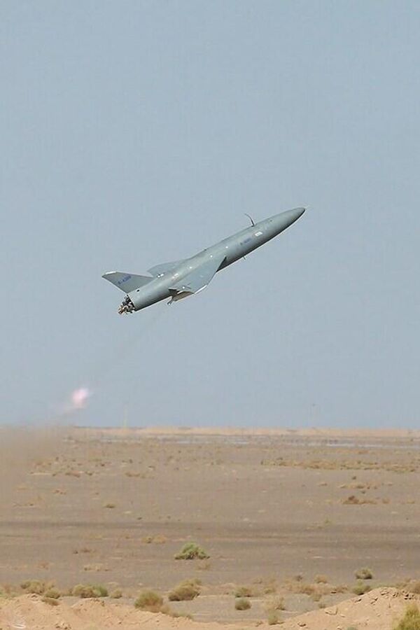 Máy bay không người lái kamikaze hạng nặng Arash do Iran sản xuất. - Sputnik Việt Nam