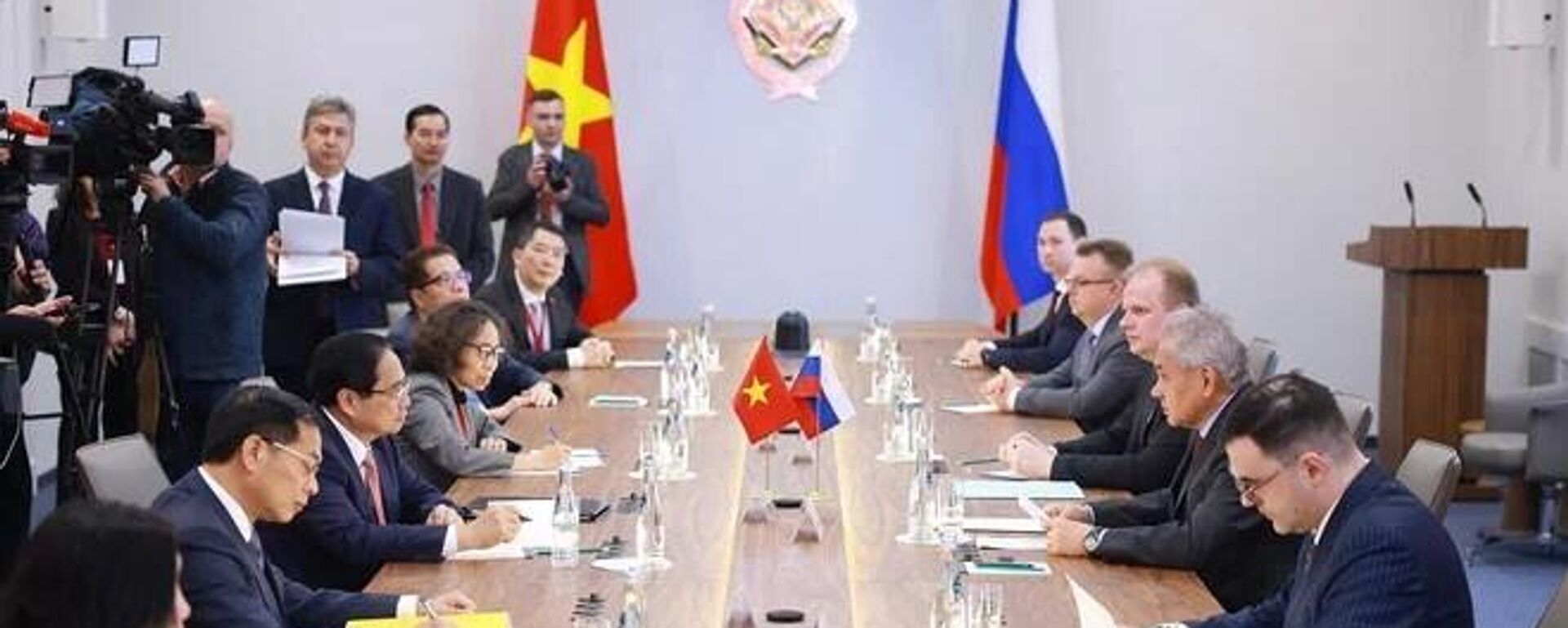 Thủ tướng gặp Thư ký Hội đồng An ninh Liên bang Nga - Sputnik Việt Nam, 1920, 02.04.2026