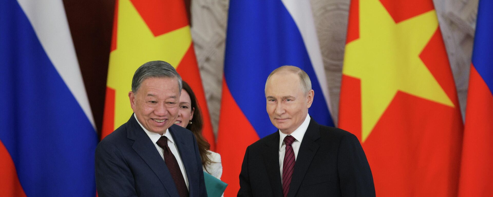 Tổng thống Nga Vladimir Putin và Tổng Bí thư Đảng Cộng sản Việt Nam Tô Lâm - Sputnik Việt Nam, 1920, 07.04.2026