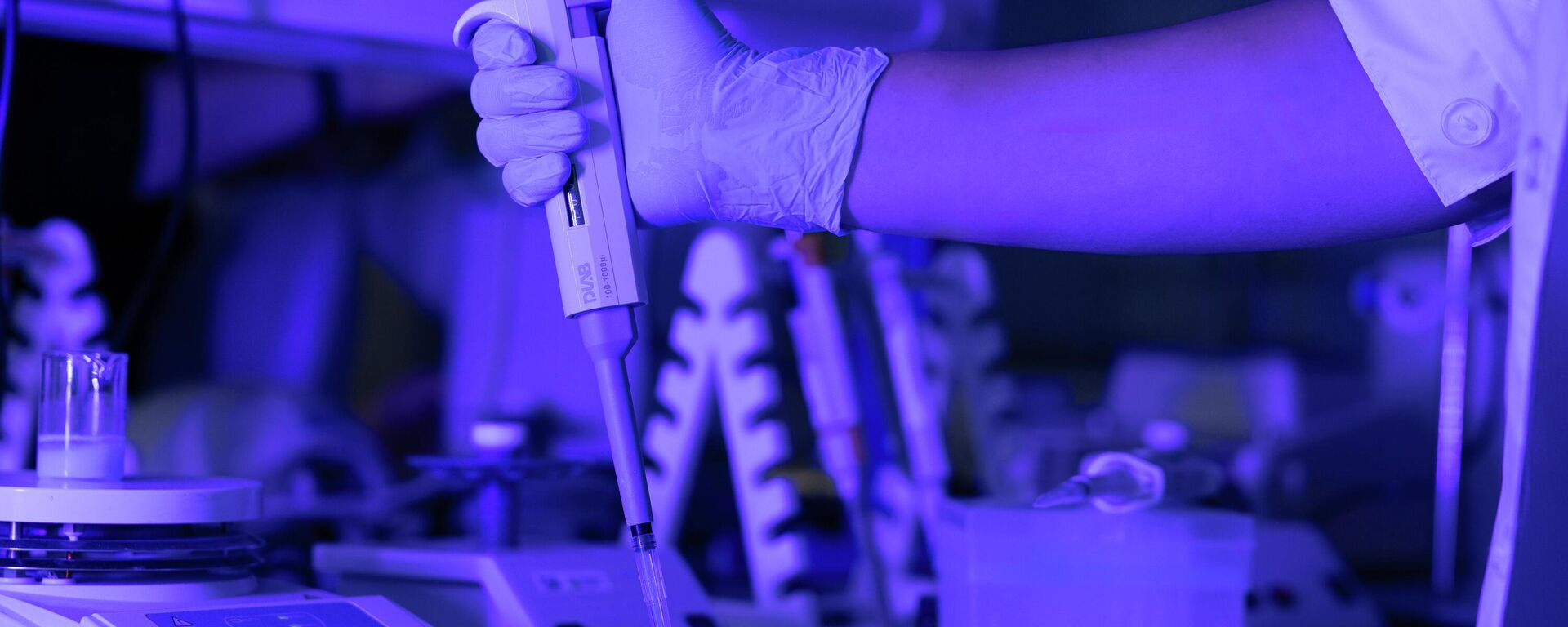 Các nhà khoa học từ Phòng thí nghiệm Nano- và Vi bao bọc các chất hoạt tính sinh học tại SPbPU đã đề xuất một phương pháp mới để đưa đồng vị phóng xạ vào khối u ác tính. - Sputnik Việt Nam, 1920, 26.03.2026