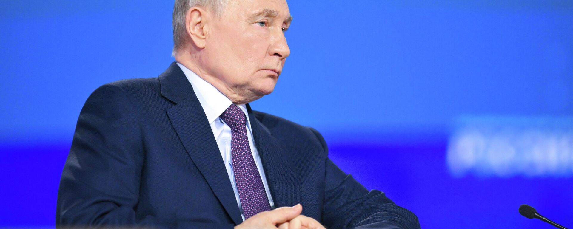 Tổng thống Nga Vladimir Putin tại Đại hội lần thứ 35 của Liên hiệp các nhà công nghiệp và doanh nhân Nga tại Trung tâm Quốc gia Nga ở Moskva - Sputnik Việt Nam, 1920, 26.03.2026