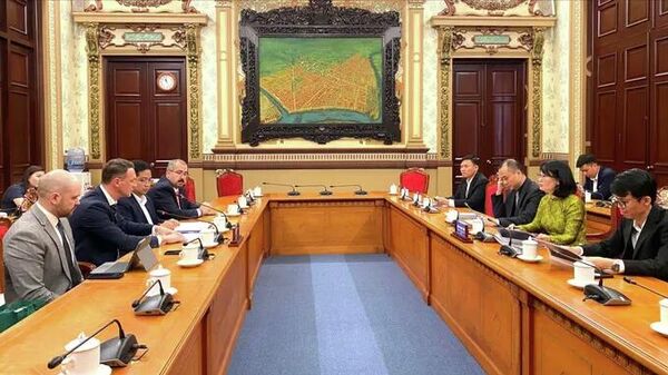 Phó Chủ tịch UBND TPHCM Trần Thị Diệu Thúy tiếp ông Andrey Vadimovich Panteleyev, Phó Thống đốc tỉnh Tyumen (Liên bang Nga) - Sputnik Việt Nam