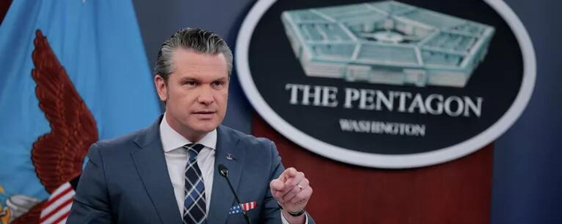 Bộ trưởng Quốc phòng Pete Hegseth phát biểu tại một cuộc họp báo ở Washington - Sputnik Việt Nam, 1920, 31.03.2026
