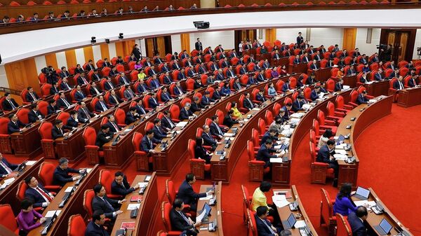 Các đại biểu dự phiên Bế mạc Hội nghị lần thứ hai Ban Chấp hành Trung ương Đảng khoá XIV - Sputnik Việt Nam