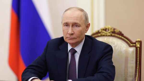 Tổng thống LB Nga Vladimir Putin tuyên bố trong thông điệp video gửi tới những người tham gia Diễn đàn Vận tải và Hậu cần Quốc tế - Sputnik Việt Nam