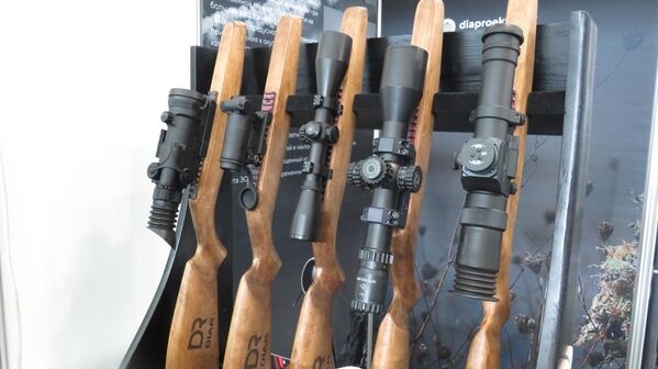 Laser và kính ngắm quang học do BELOMO Holding (Belarus) sản xuất - Sputnik Việt Nam