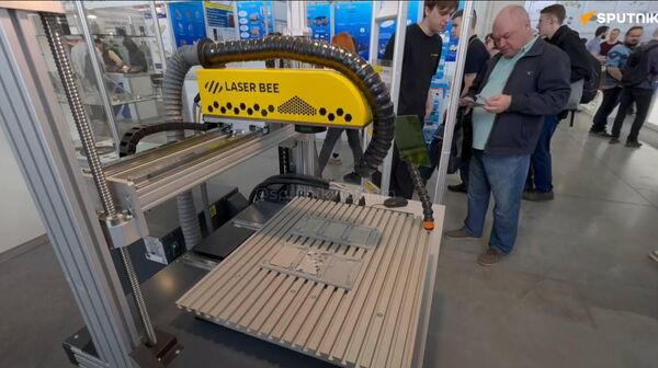 Thiết bị laser thế hệ mới của Nga đã được trưng bày tại triển lãm ở Moskva - Sputnik Việt Nam