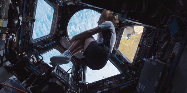 Bộ phim Vizov (Thử thách): Bộ phim truyện dài đầu tiên trên thế giới có các cảnh quay trong vũ trụ do chính các nhà làm phim chuyên nghiệp thực hiện. - Sputnik Việt Nam