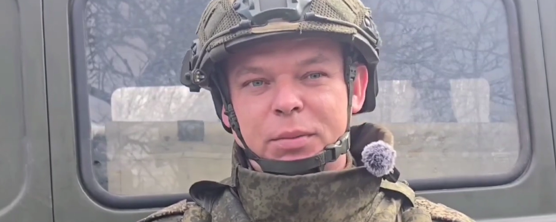 Nhân viên quân y Nga sơ tán ngay 15 thương binh trên xe trong một lượt - Sputnik Việt Nam, 1920, 08.04.2026