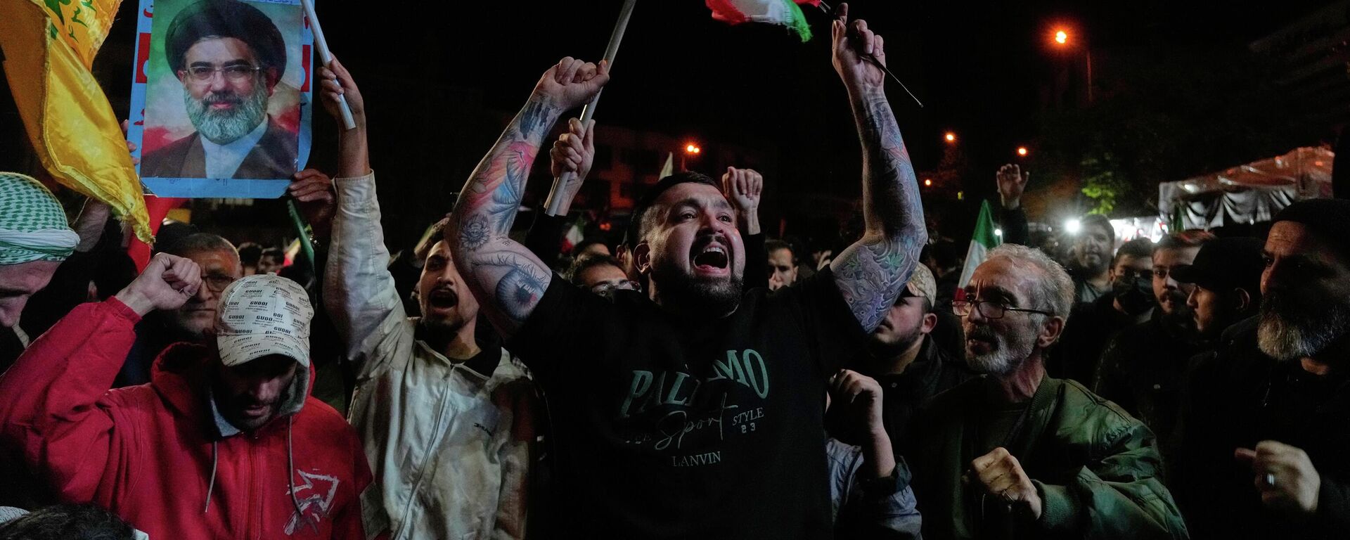 Người dân đang ăn mừng thỏa thuận ngừng bắn song phương giữa Iran và Mỹ - Sputnik Việt Nam, 1920, 09.04.2026