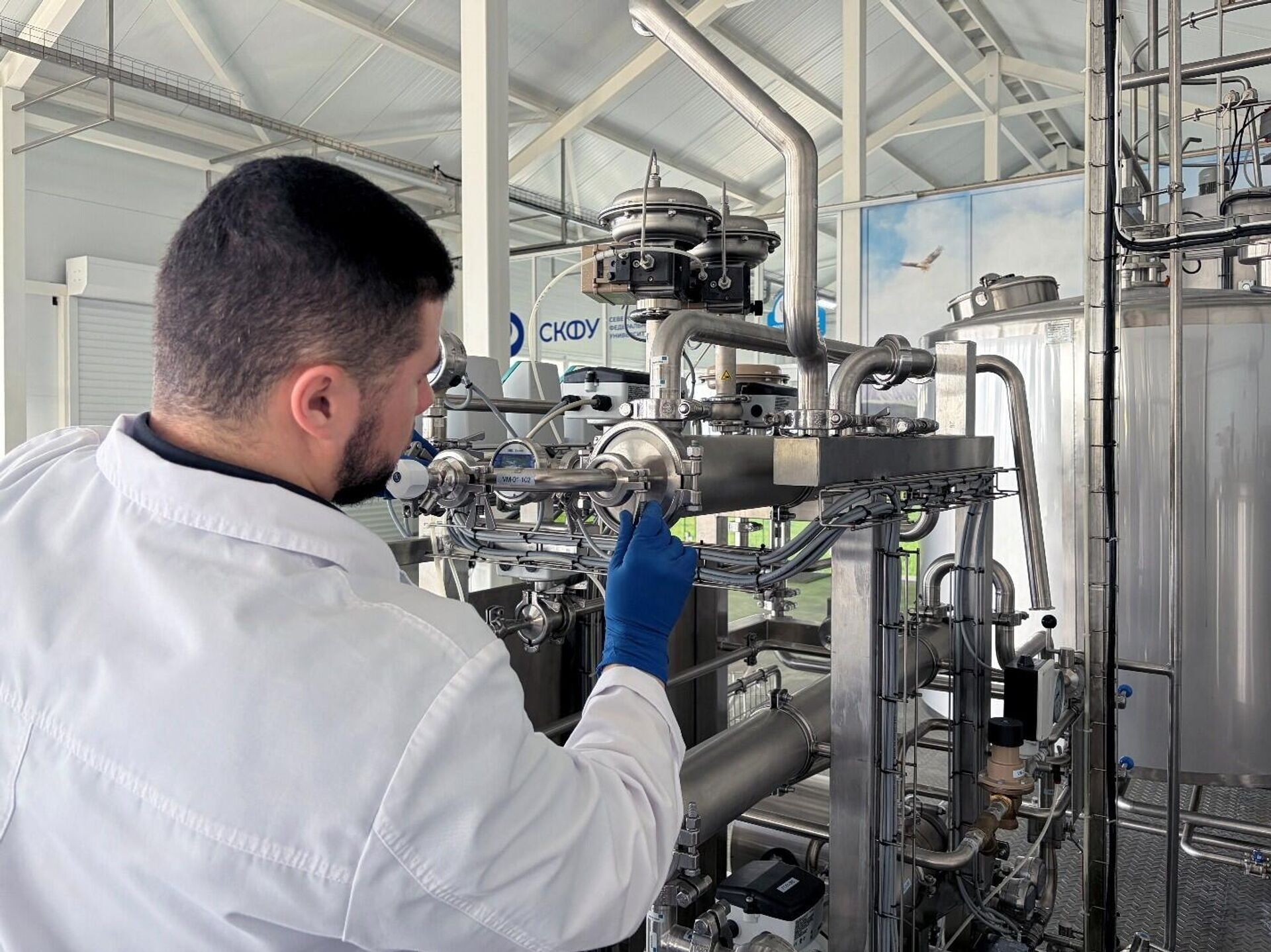 Bảo trì nhà máy lọc màng thí điểm - Sputnik Việt Nam, 1920, 09.04.2026