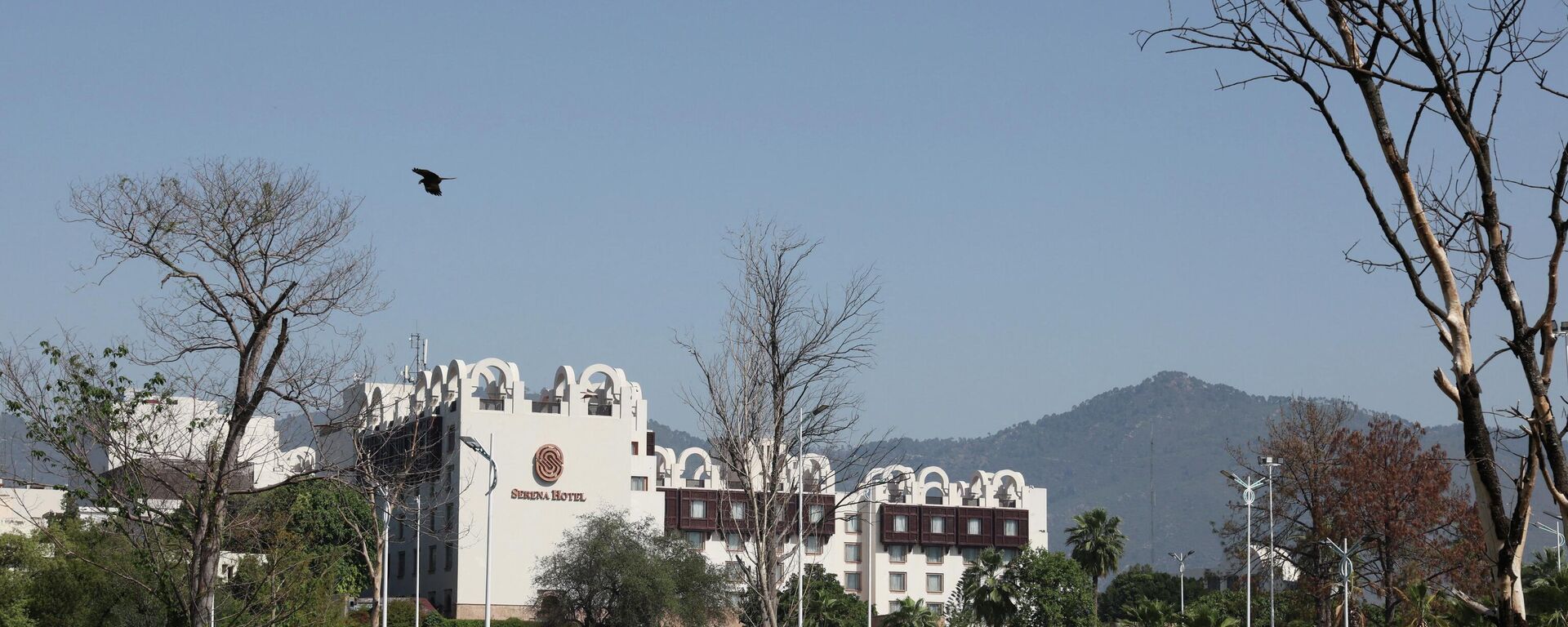 Khách sạn Serena trong quá trình chuẩn bị cho chuyến thăm của phái đoàn Iran-Mỹ tới Pakistan để đàm phán hòa bình. - Sputnik Việt Nam, 1920, 13.04.2026