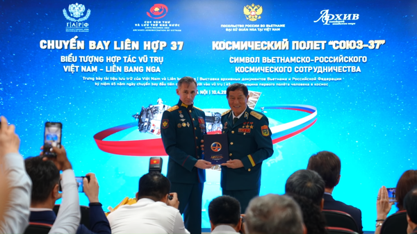Trưng bày “Chuyến bay Liên hợp 37”: Biểu tượng hợp tác vũ trụ Việt Nam – Liên bang Nga - Sputnik Việt Nam