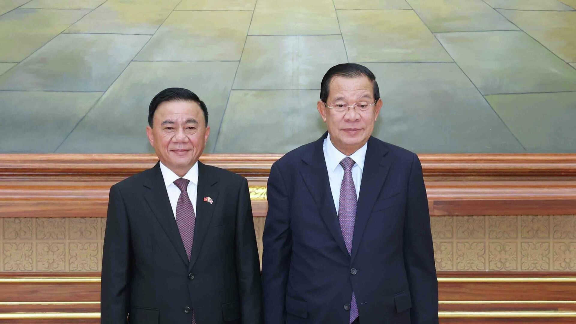 Thường trực Ban Bí thư Trần Cẩm Tú và Chủ tịch CPP, Chủ tịch Thượng viện Campuchia Hun Sen Thường trực Ban Bí thư Trần Cẩm Tú và Chủ tịch CPP, Chủ tịch Thượng viện Campuchia Hun Sen - Sputnik Việt Nam, 1920, 11.04.2026