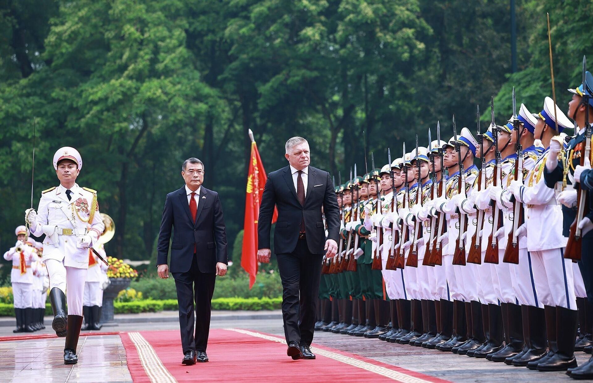 Lễ đón Thủ tướng Slovakia Robert Fico thăm chính thức Việt Nam - Sputnik Việt Nam, 1920, 13.04.2026