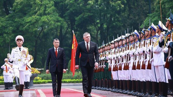Lễ đón Thủ tướng Slovakia Robert Fico thăm chính thức Việt Nam - Sputnik Việt Nam