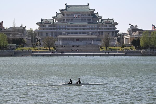 Thư viện Trung tâm Bình Nhưỡng bên bờ sông Taedong. - Sputnik Việt Nam