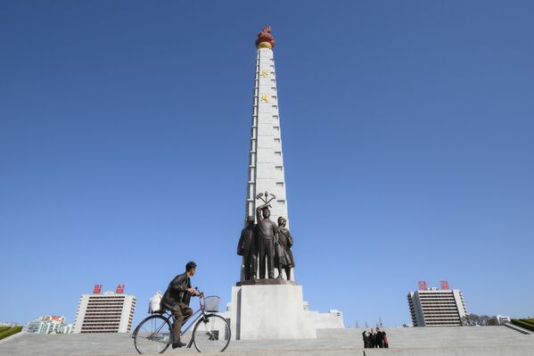 Tháp Tư tưởng Chủ thể ở Bình Nhưỡng. - Sputnik Việt Nam