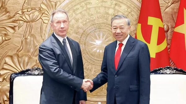 Tổng Bí thư, Chủ tịch nước tiếp Giám đốc Cơ quan Vệ binh quốc gia Liên bang Nga - Sputnik Việt Nam