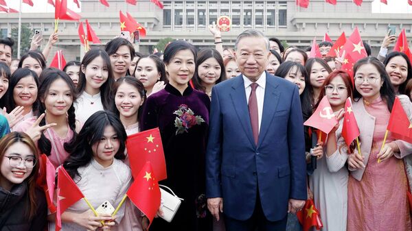 Tổng Bí thư, Chủ tịch nước đến Bắc Kinh, bắt đầu thăm cấp Nhà nước đến Trung Quốc - Sputnik Việt Nam