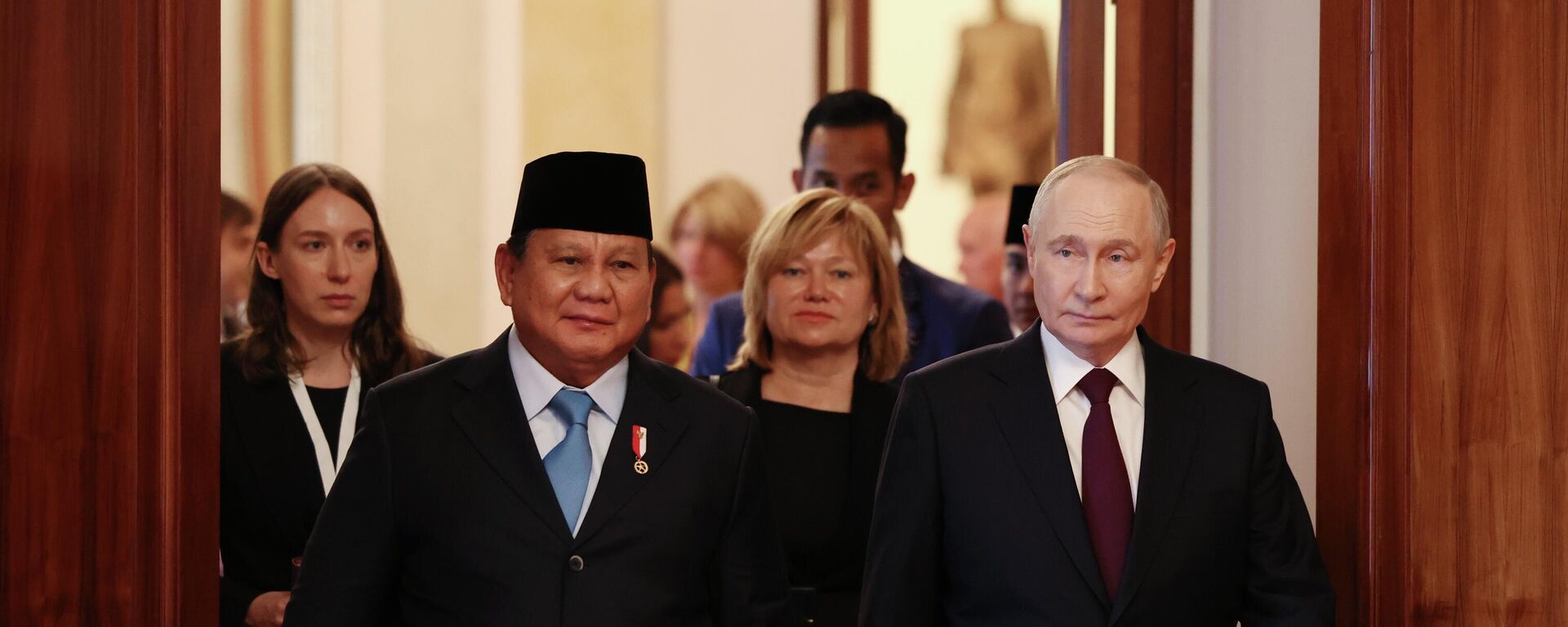 Tổng thống Nga Vladimir Putin và Tổng thống Indonesia Prabowo Subianto - Sputnik Việt Nam, 1920, 14.04.2026