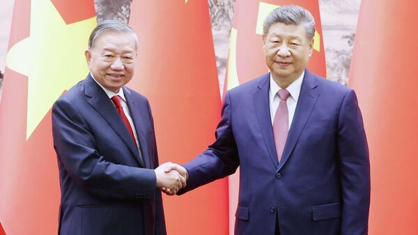 Tổng Bí thư, Chủ tịch nước Tô Lâm và Tổng Bí thư, Chủ tịch nước Tập Cận Bình chứng kiến Lễ ký các văn kiện hợp tác giữa hai nước - Sputnik Việt Nam