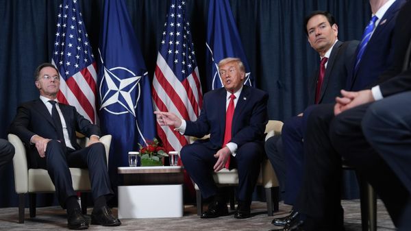 Tổng thống Mỹ Donald Trump trong cuộc gặp với Tổng thư ký NATO Mark Rutte bên lề Diễn đàn Kinh tế Thế giới ở Davos. - Sputnik Việt Nam