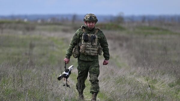 Công tác tác chiến của nhóm hỏa lực cơ động thuộc nhóm Nam theo hướng Konstantinovka - Sputnik Việt Nam