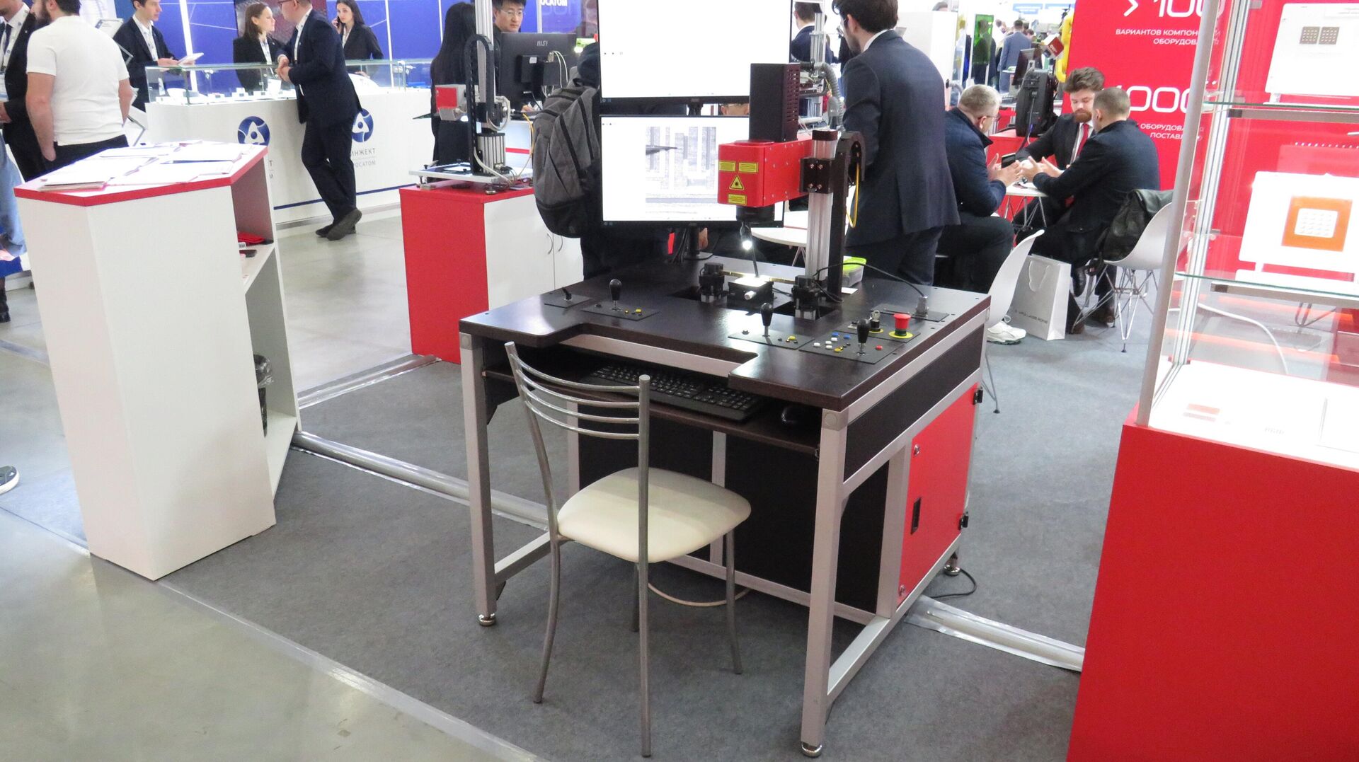 Hệ thống cắt tỉa điện trở chính xác bằng laser Omega từ Laser Center. - Sputnik Việt Nam, 1920, 17.04.2026