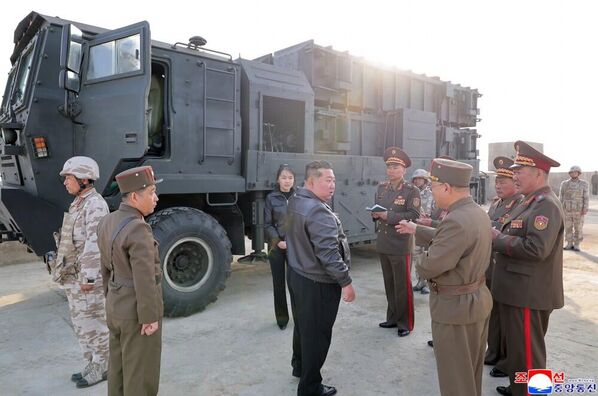 Triều Tiên thử nghiệm các tên lửa đạn đạo chiến thuật cải tiến loại “đất đối đất”. - Sputnik Việt Nam