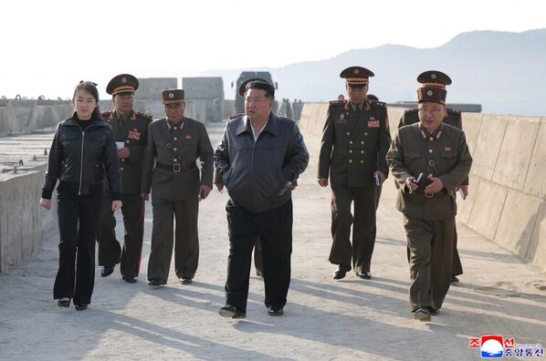 Triều Tiên thử nghiệm các tên lửa đạn đạo chiến thuật cải tiến loại “đất đối đất”. - Sputnik Việt Nam