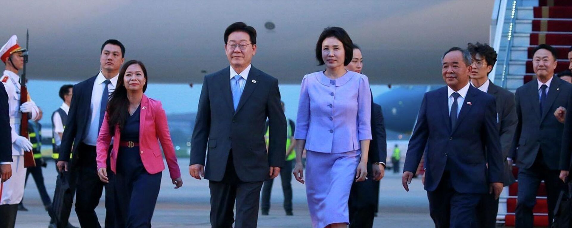 Tổng thống Hàn Quốc Lee Jae Myung và Phu nhân bắt đầu thăm cấp Nhà nước tới Việt Nam - Sputnik Việt Nam, 1920, 22.04.2026