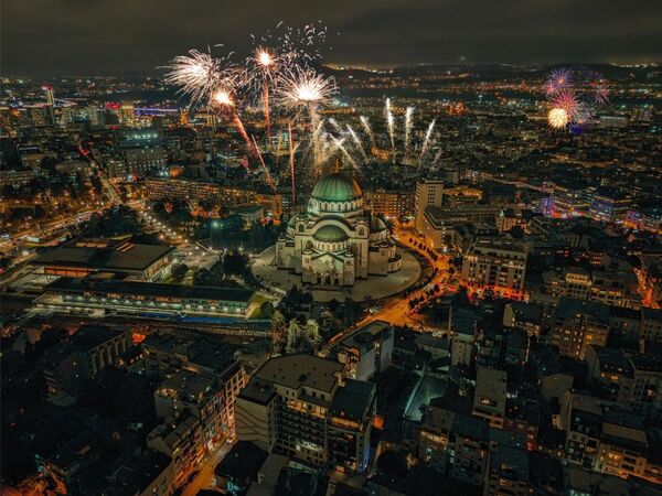 Pháo hoa trên bầu trời Belgrade. - Sputnik Việt Nam
