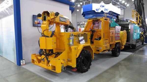 Máy đào hầm giếng và đổ bê tông bằng bê tông trộn sẵn TONGSUI TSR-2010 (Trung Quốc) - Sputnik Việt Nam