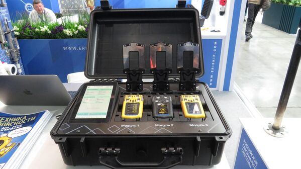 Trạm thử nghiệm và hiệu chuẩn các máy phân tích khí mỏ di động được phát triển bởi công ty ERIS (thành phố Chaikovsky, vùng Perm, Nga) - Sputnik Việt Nam