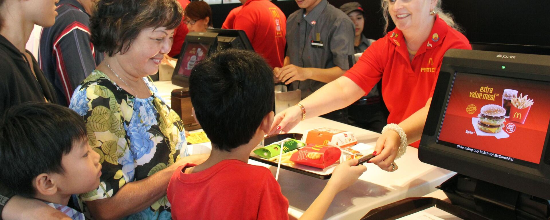 Nhà hàng McDonald's ở Thành phố Hồ Chí Minh - Sputnik Việt Nam, 1920, 24.04.2026