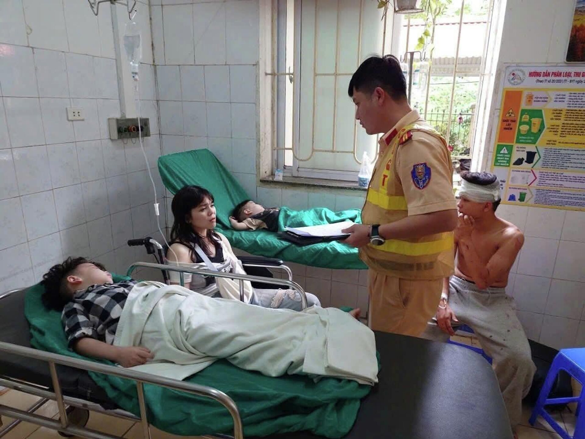 Xe khách lao xuống vực ở Sơn Lan khiến 2 người tử vong, nhiều người bị thương - Sputnik Việt Nam, 1920, 26.04.2026