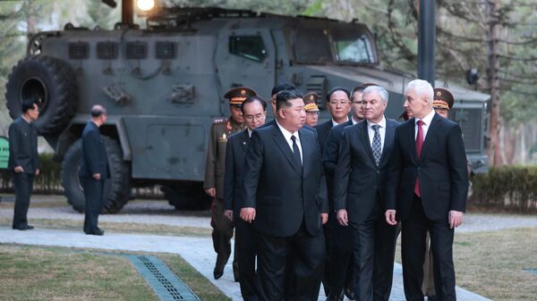 Chuyến thăm làm việc của Bộ trưởng Quốc phòng Liên bang Nga Belousov và Chủ tịch Duma Quốc gia Liên bang Nga Volodin tại Cộng hoà Dân chủ Nhân dân Triều Tiên - Sputnik Việt Nam