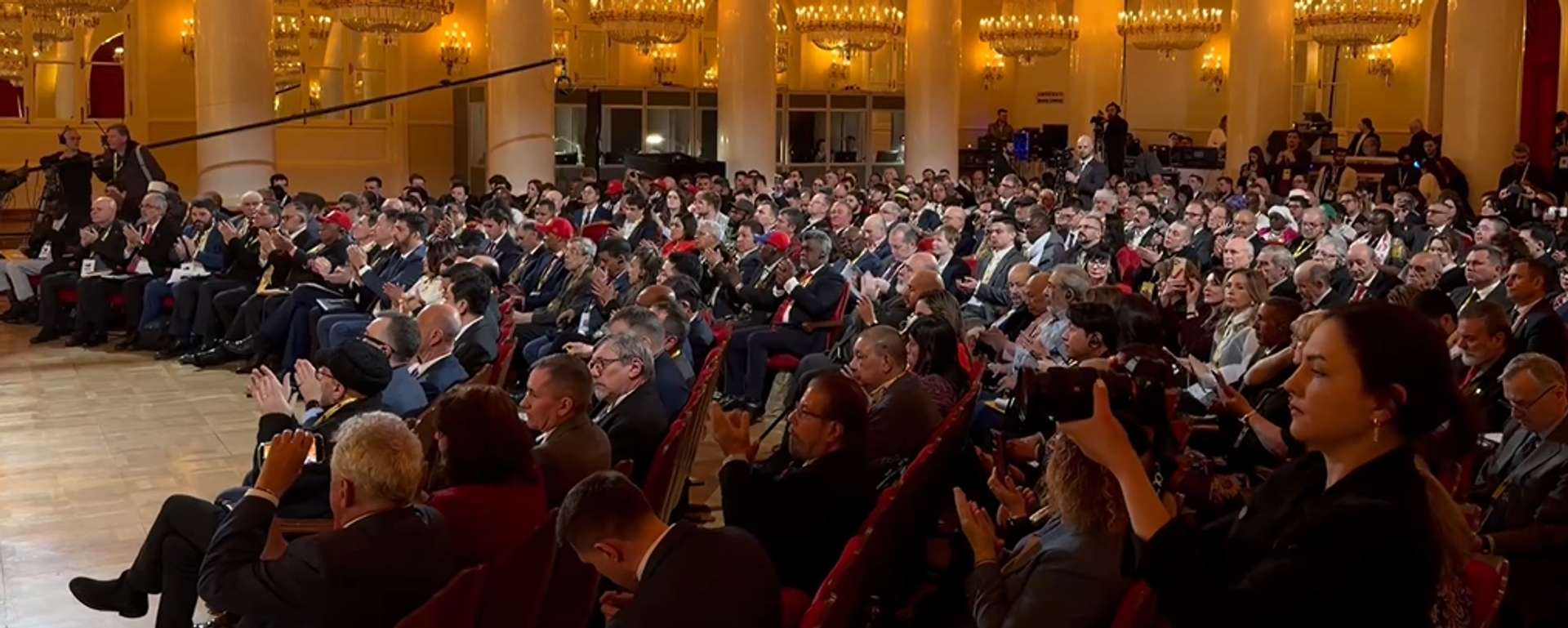 Vì chủ nghĩa xã hội trong thế kỷ 21: Diễn đàn quốc tế SOVINTERN khai mạc tại Moskva - Sputnik Việt Nam, 1920, 27.04.2026